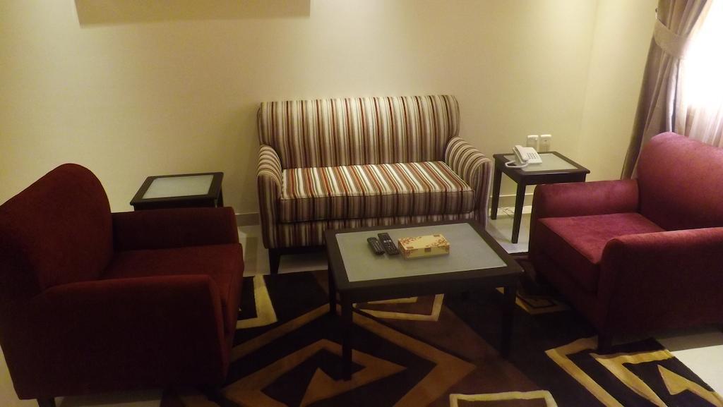 Baron Palace - Almasif Hotel Apartments Riadh Zimmer foto