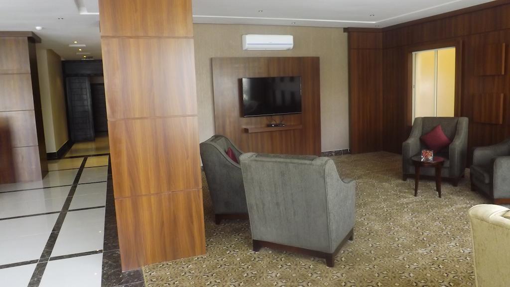 Baron Palace - Almasif Hotel Apartments Riadh Exterior foto