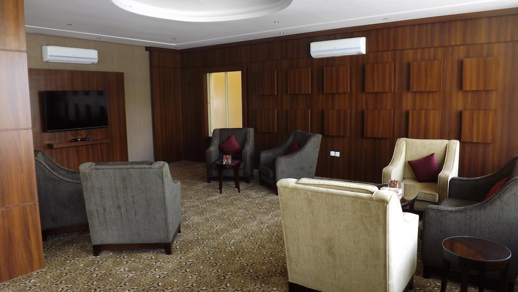 Baron Palace - Almasif Hotel Apartments Riadh Exterior foto