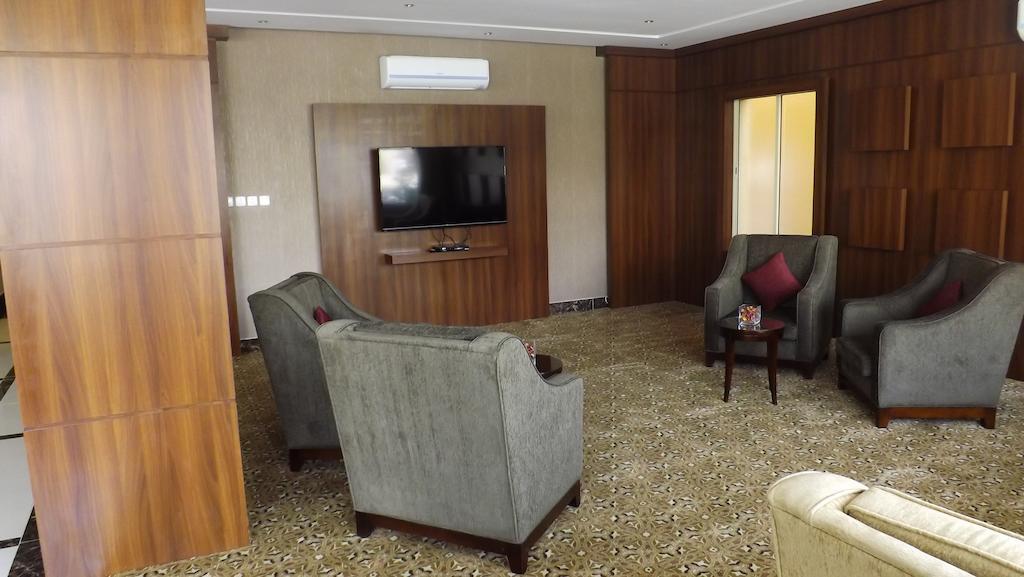 Baron Palace - Almasif Hotel Apartments Riadh Exterior foto